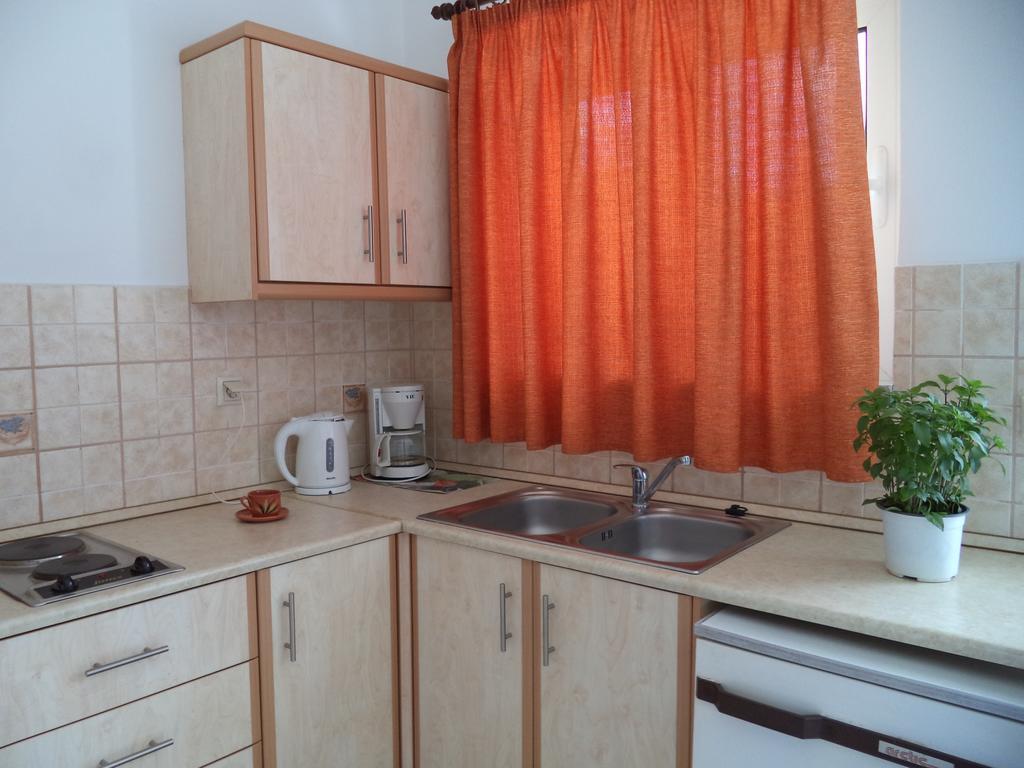 Antonios Apartments Stegna Архангелос Стая снимка